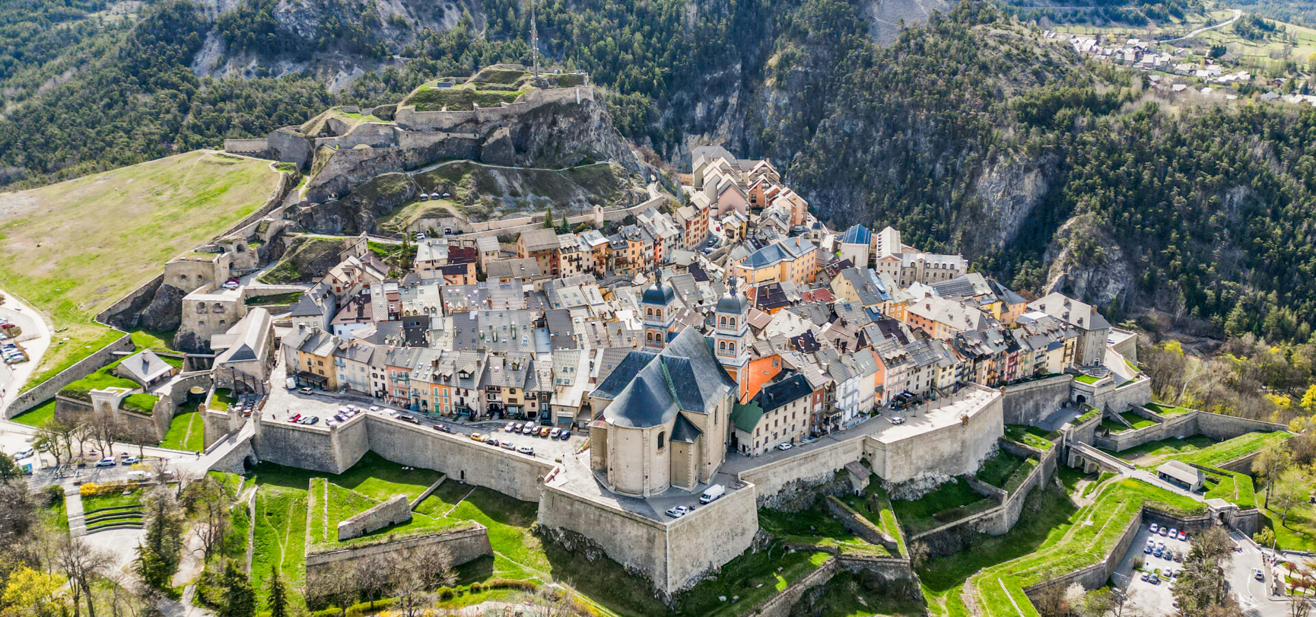 La Maison des Drapiers CITE VAUBAN DRONE SERRE CHEVALIER BRIANCON 4 OT Serre Chevalier Vallee Briancon 1920x900 2 default